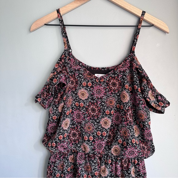 Lightweight Flowy Floral Summer Romper - Picture 3 of 5